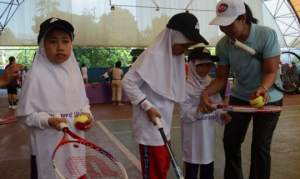 sewa guru tenis les panggilan untuk tenis anak anak di bogor cibinong ciawi depok