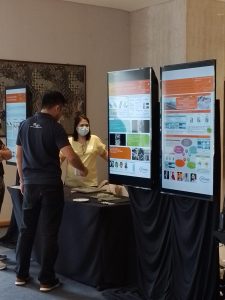 Sewa LED TV monitor untuk poster monitor digital selama pameran atau acara di wilayah Batam dan sekitarnya.