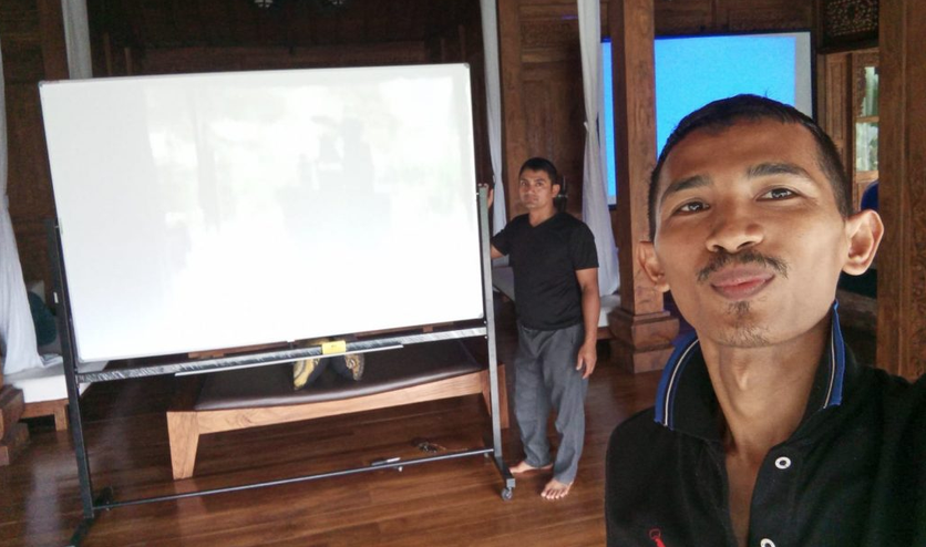 Rental papan tulis whiteboard untuk seminar dan kelas di Cikarang, Serpong, Purwakarta hingga Bandung, Batam, semarang, Surabaya, Denpasar Bali.