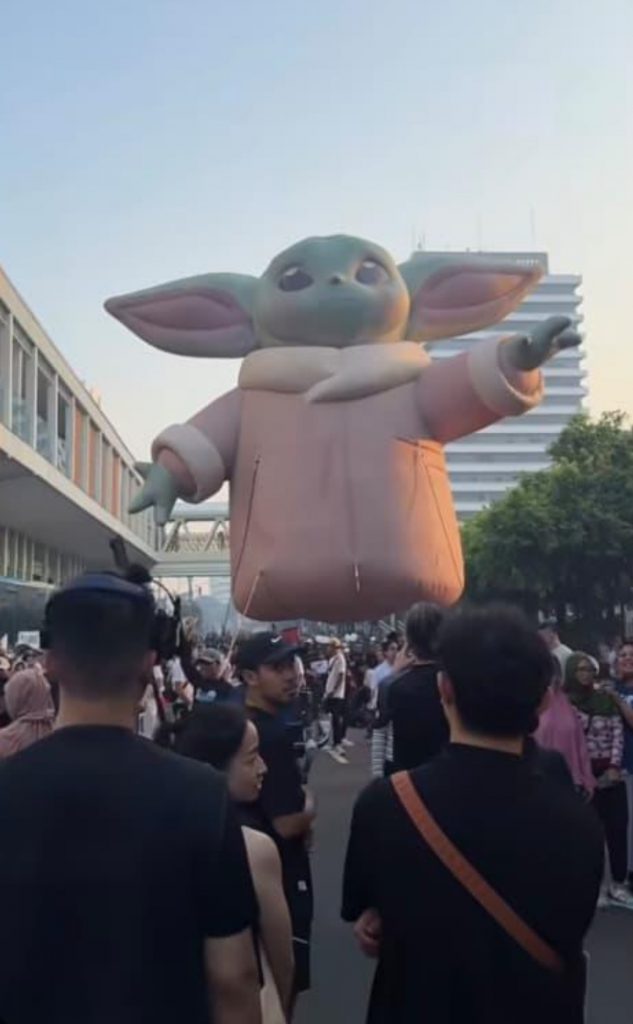 Pabrik Balon Karakter Kelinci. Gunakan Balon karakter untuk event apa pun termasuk event Car Free Day di Jakarta.