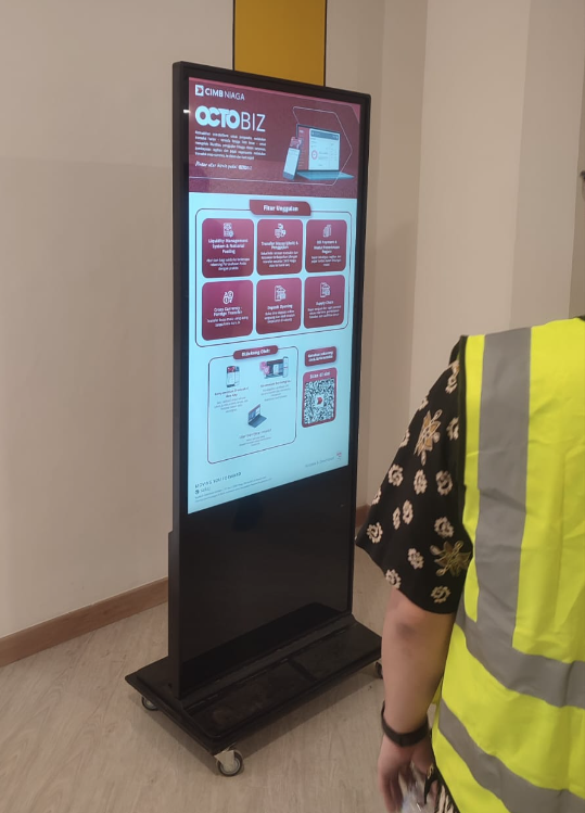 Ayo Rental Digital Signage layar sentuh, Touchscreen Digital Signage seluruh jabodetabek.
