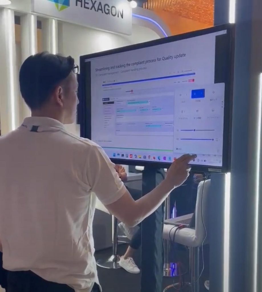 Sewa Touchscreen monitor TV akan memberikan kesuksesan presentasi Anda berkat Rental Layar Sentuh dari kami.