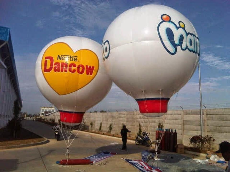 Sewa balon hidrogen bentuk oval untuk promosi dan grand opening di Jabodetabek, Cikarang, dan Bandung