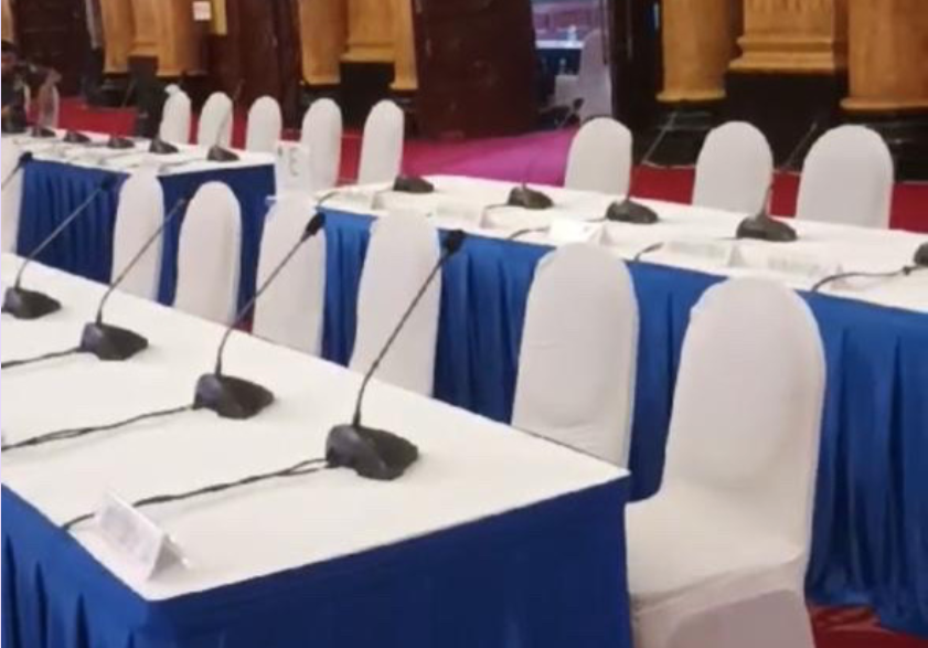 Sewa Mic Delegates dan Rental Mic Chairman untuk konferensi diskusi.