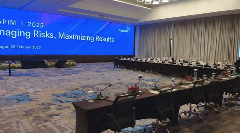 Sewa LED SCREEN VIDEOTRON untuk membuat hadirin seminar Anda mengerti dengan jelas, membuat tatap mata mereka tertuju pada materi pembicara.