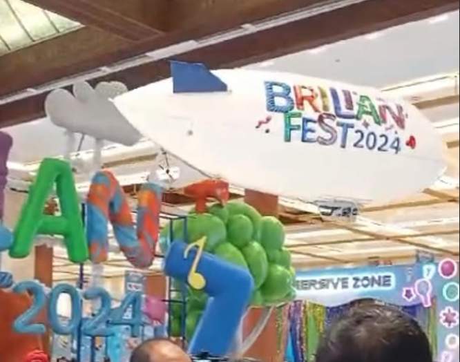 Iklankan acara Anda lewat balon zeppelin statis atau remote control indoor atau outdoor. SEWA balon zepelin ke kami.